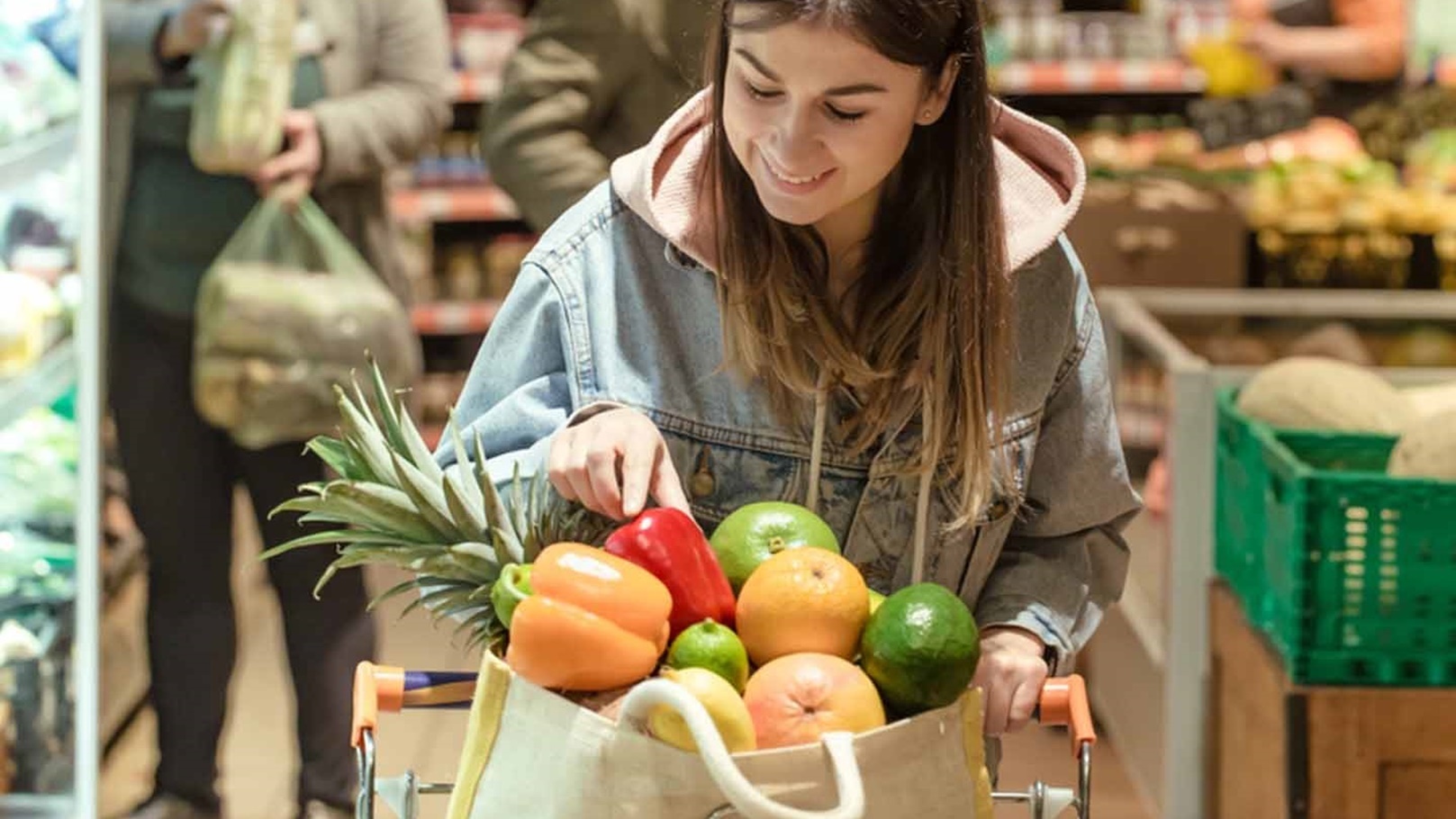 الفواكه الفريش في السلاسل التجارية