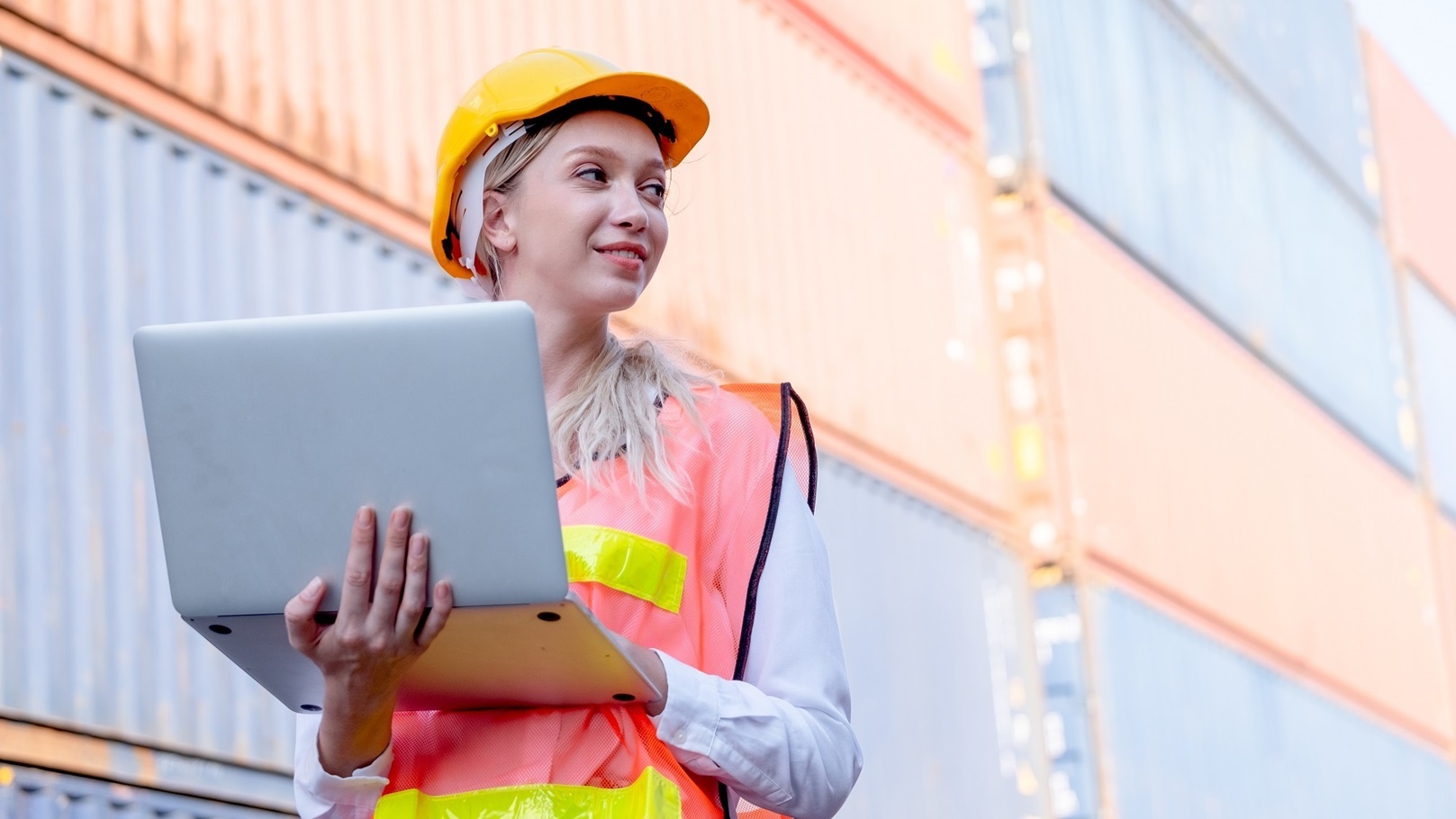 foreman-or-cargo-container-technician-or-worker-ho-2022-01-19-00-17-24-utc