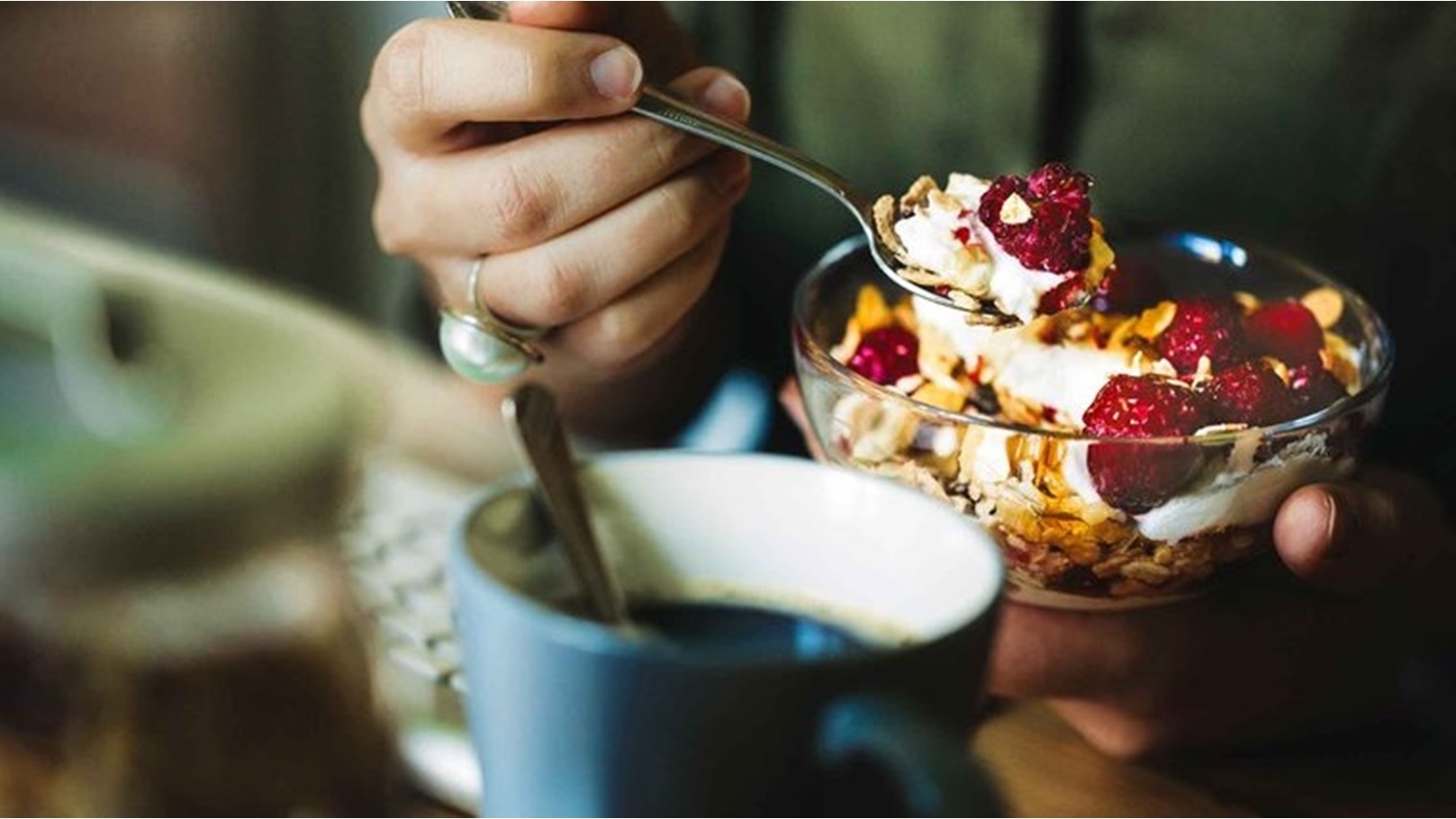 01_non-diet_foods_help_lose_weight_5_make_gain_it_yogurt-Eva-Katalin