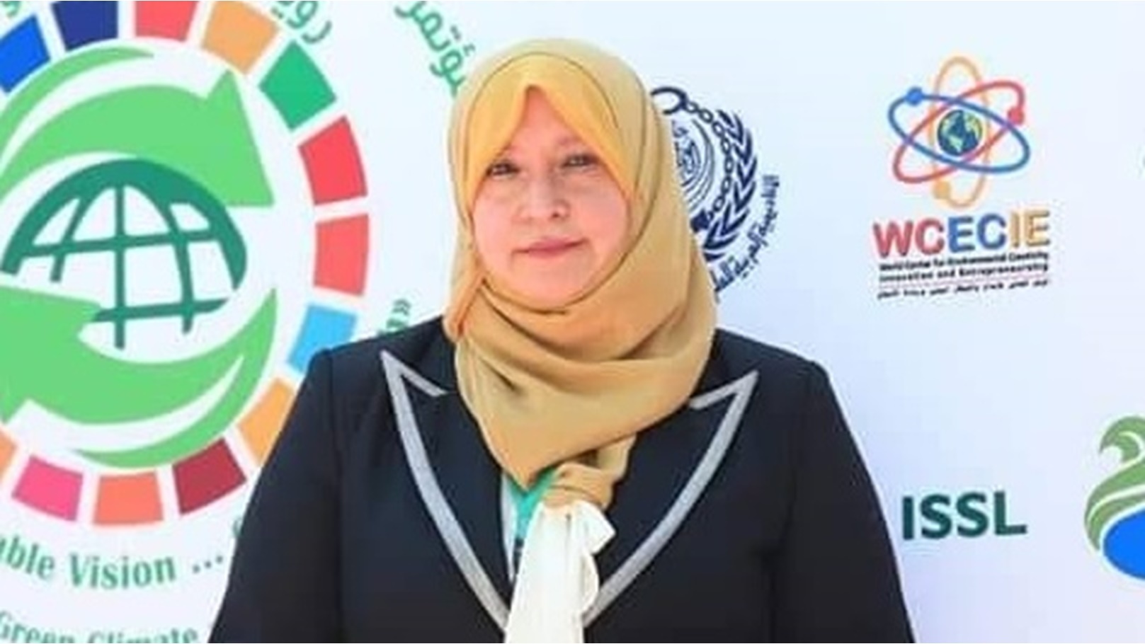 الدكتورة منى فؤاد