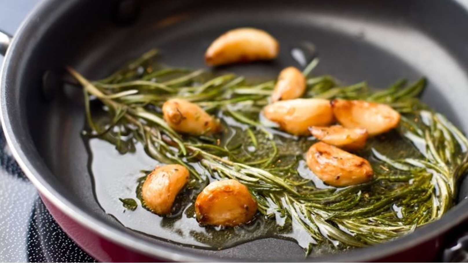 الأواني التفلون