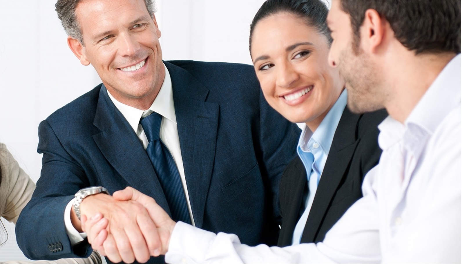 انتعاش الصفقات بسوق المال