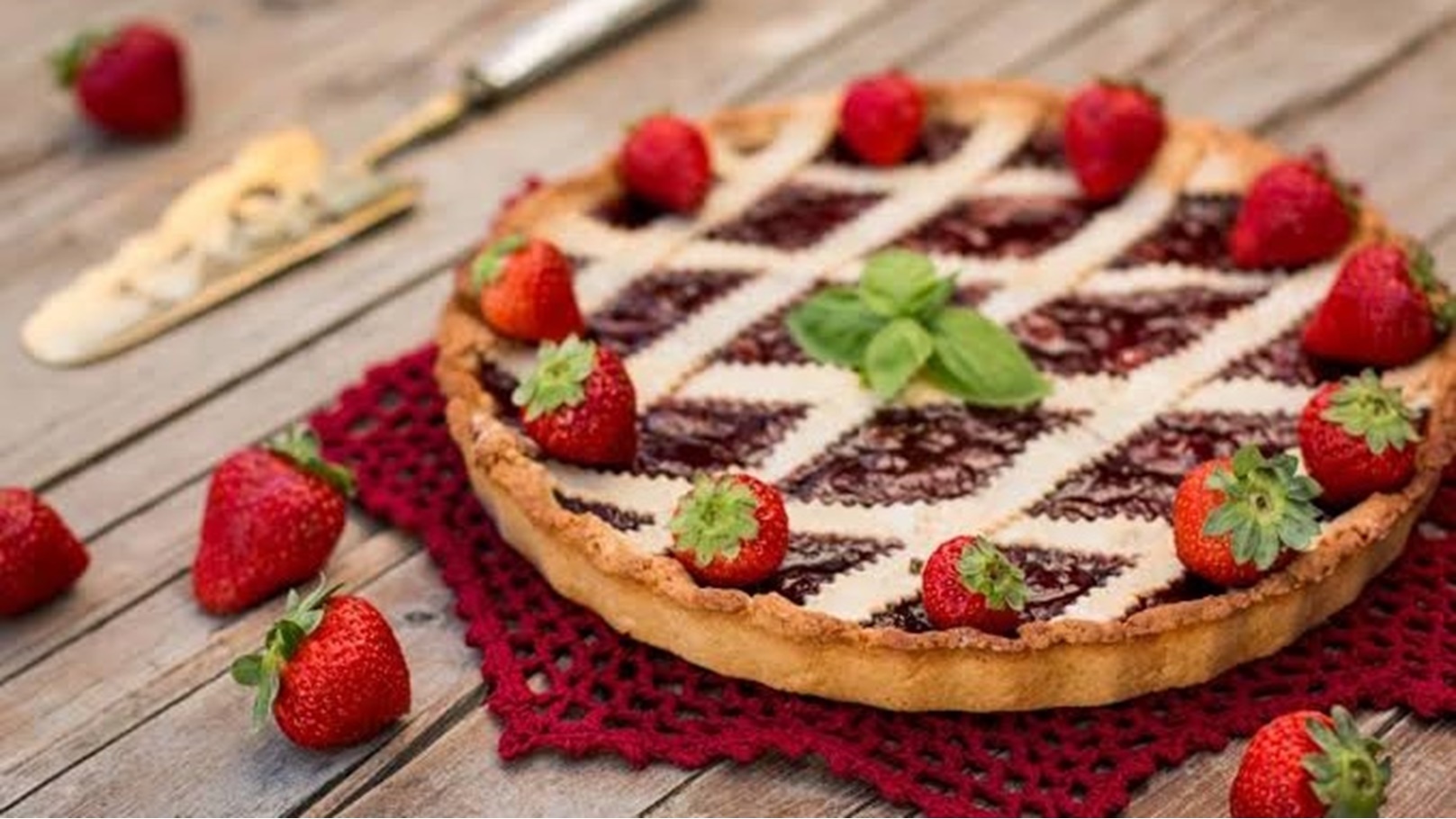 باستا فلورا بمربى الفراولة