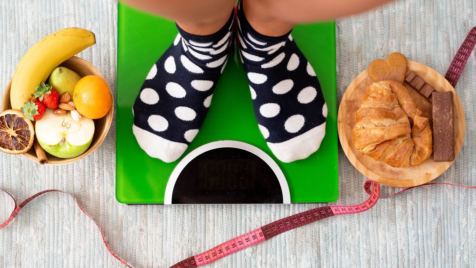 close-up-and-portrait-of-legs-ad-feet-weighing-on-2021-08-31-03-47-42-utc