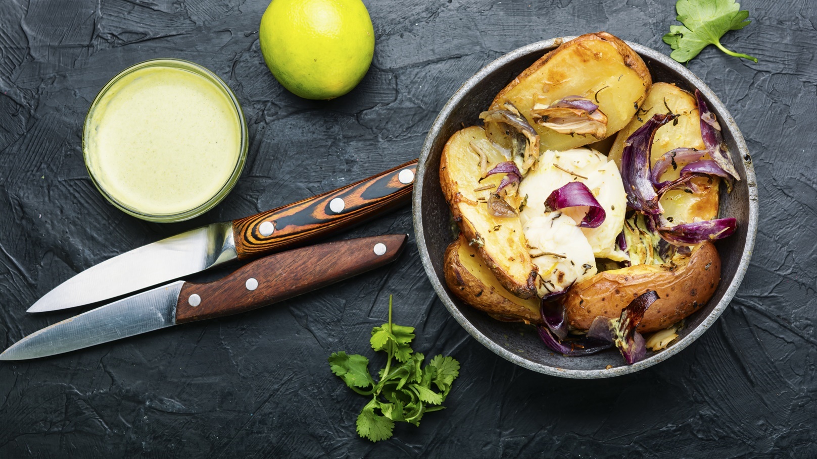 baked-potatoes-with-cheese-2021-08-31-00-30-10-utc