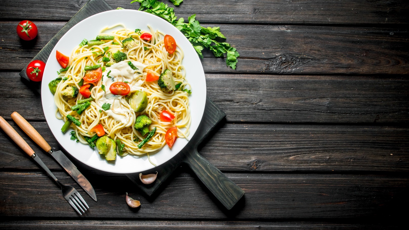 مكرونة بالريحان والخضراوات 1