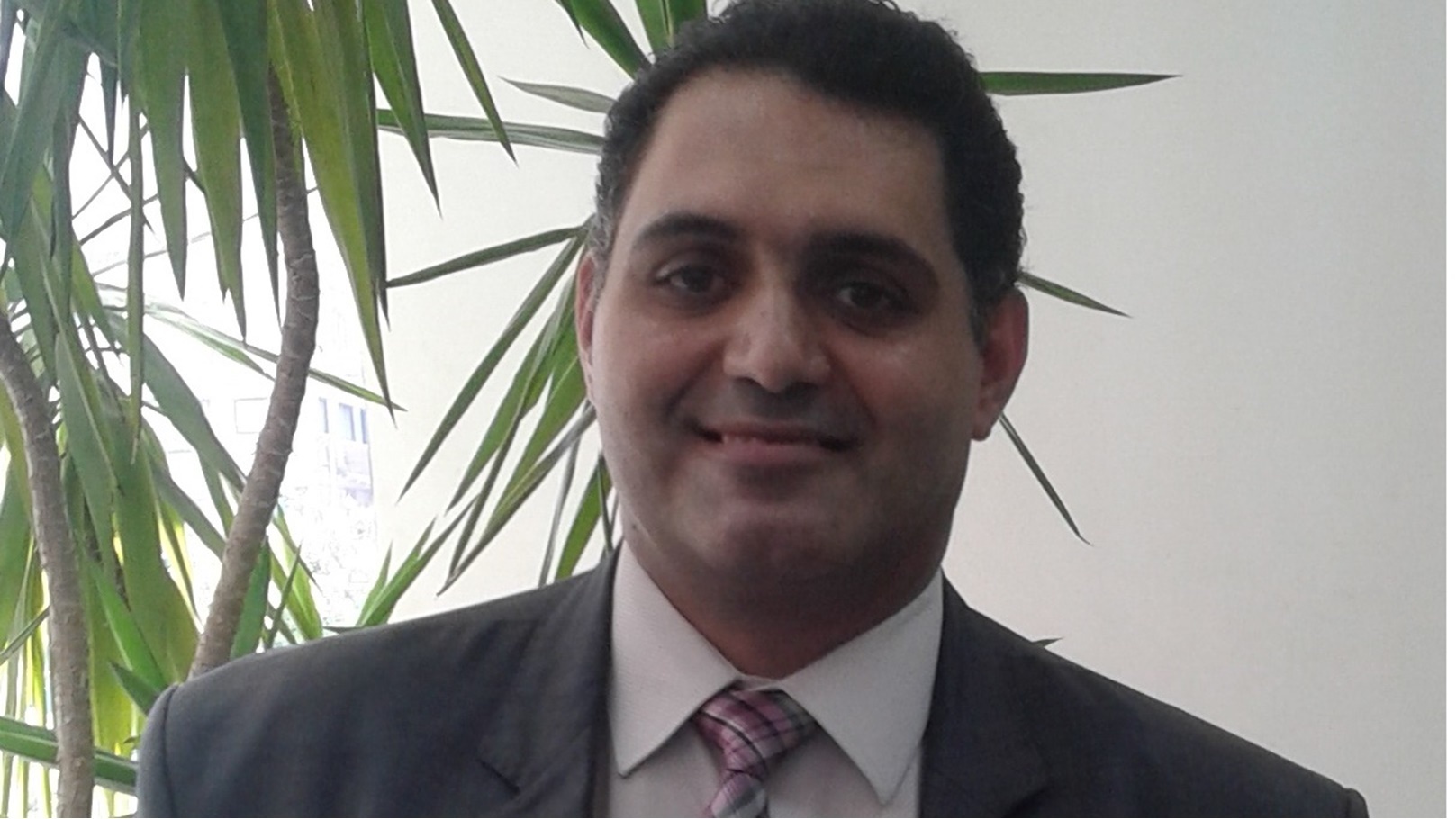 الدكتور حسام عمران