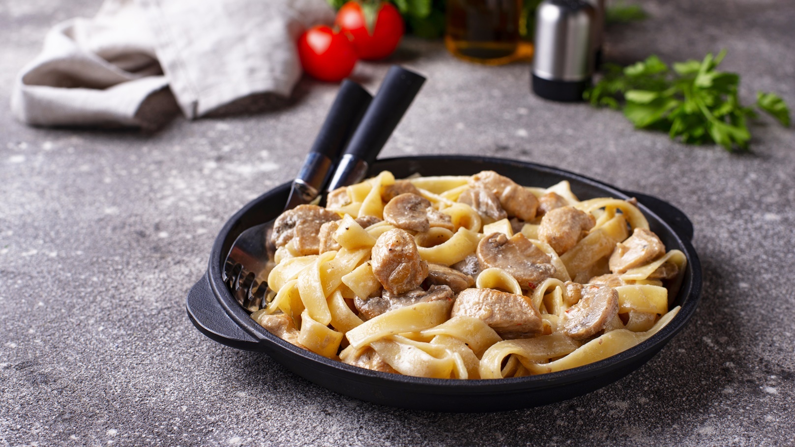 pasta-with-chicken-and-mushroom-2021-08-26-19-00-56-utc