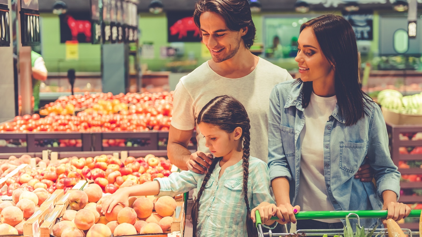 family-in-the-supermarket-2021-08-29-16-14-13-utc