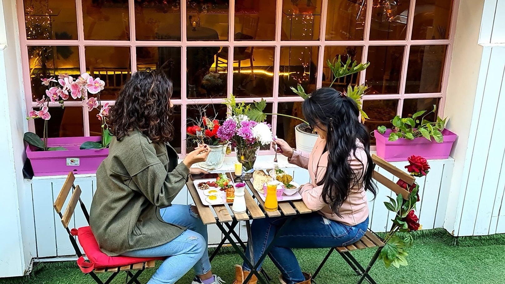 مطعم بينابول