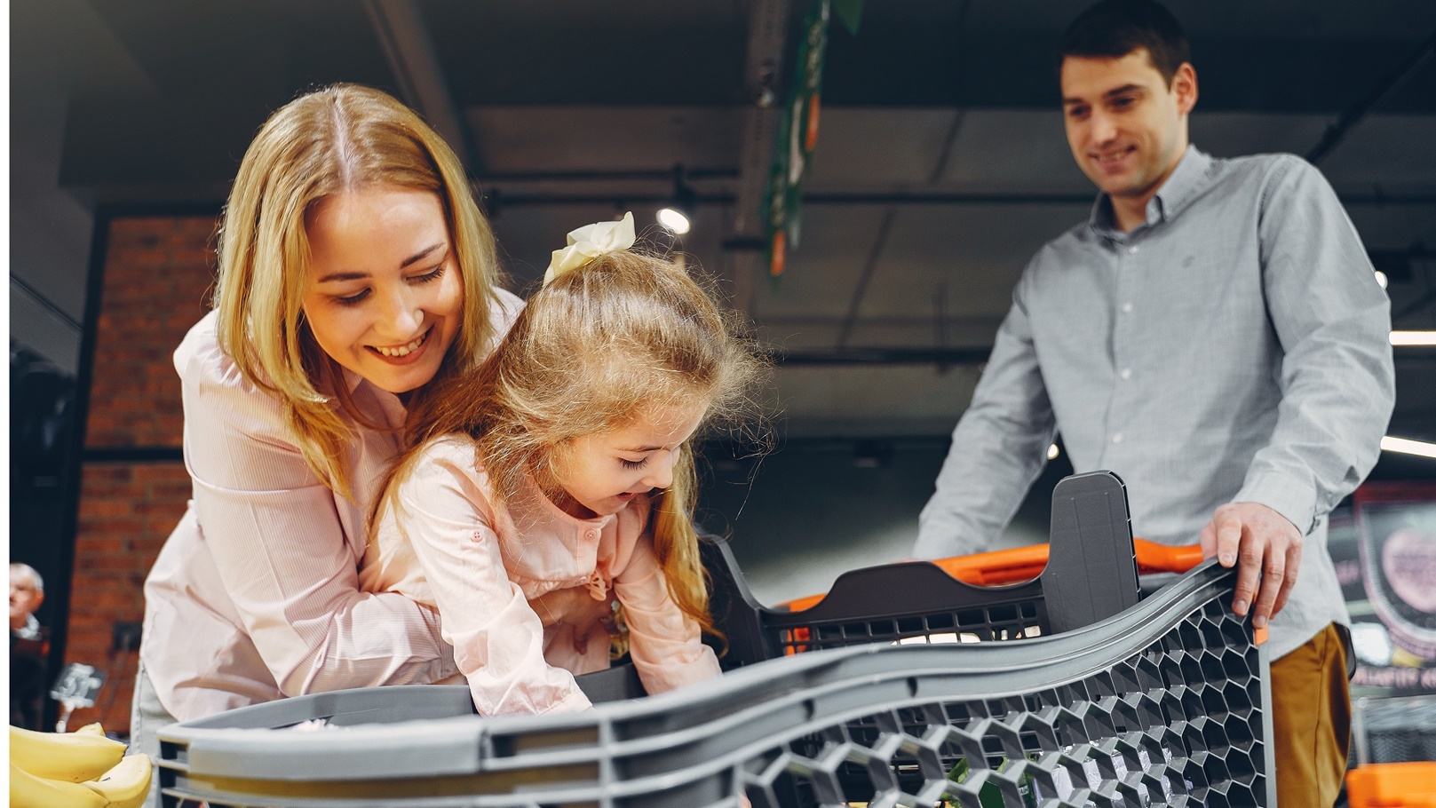 the-family-buys-groceries-at-the-supermarket-2021-08-28-00-59-55-utc