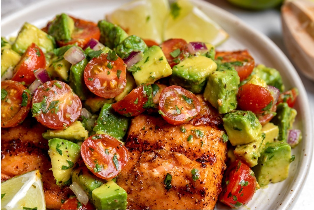 Grilled-Salmon-with-avocado-Salsa-3