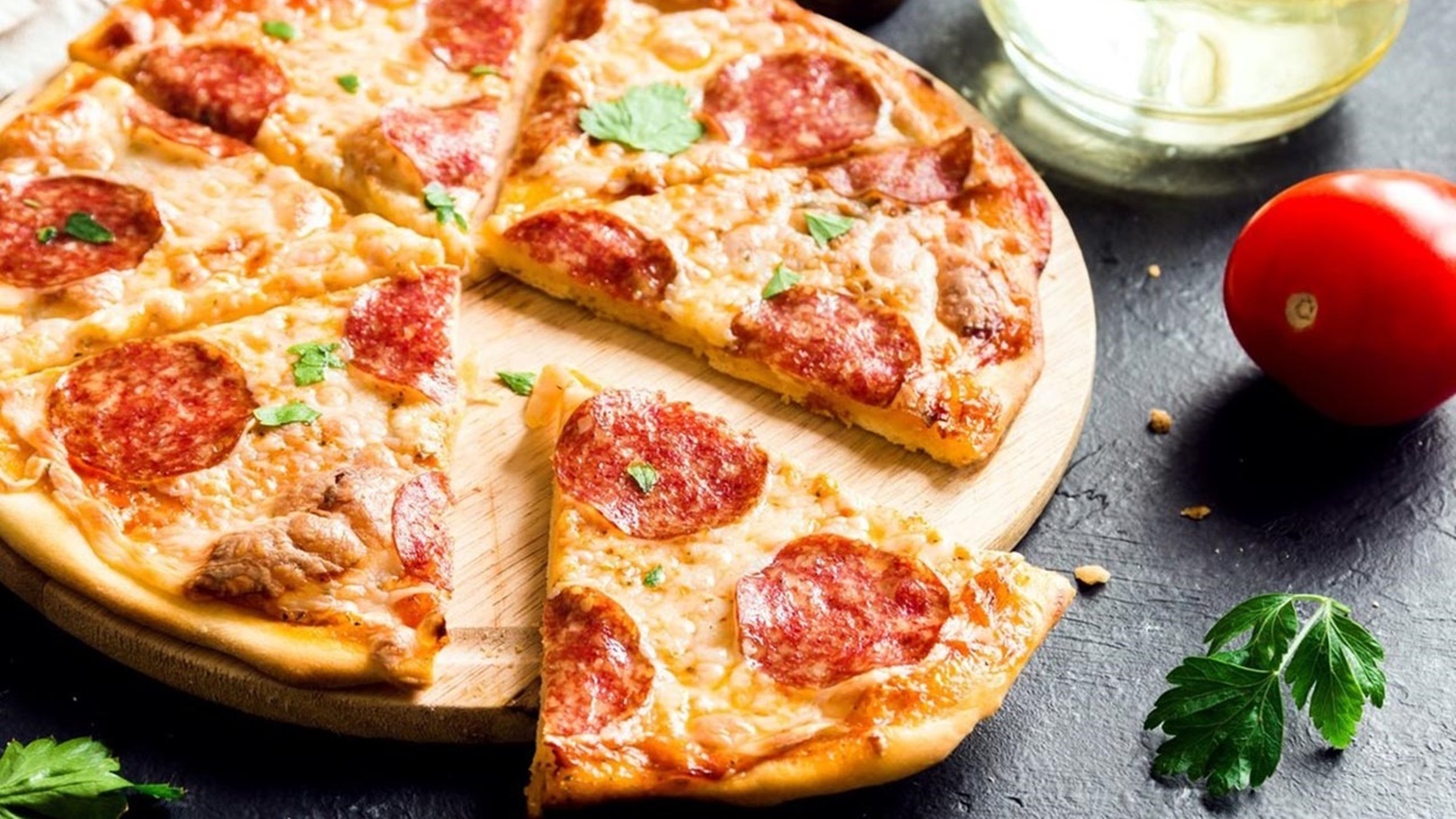 بيتزا بيبروني