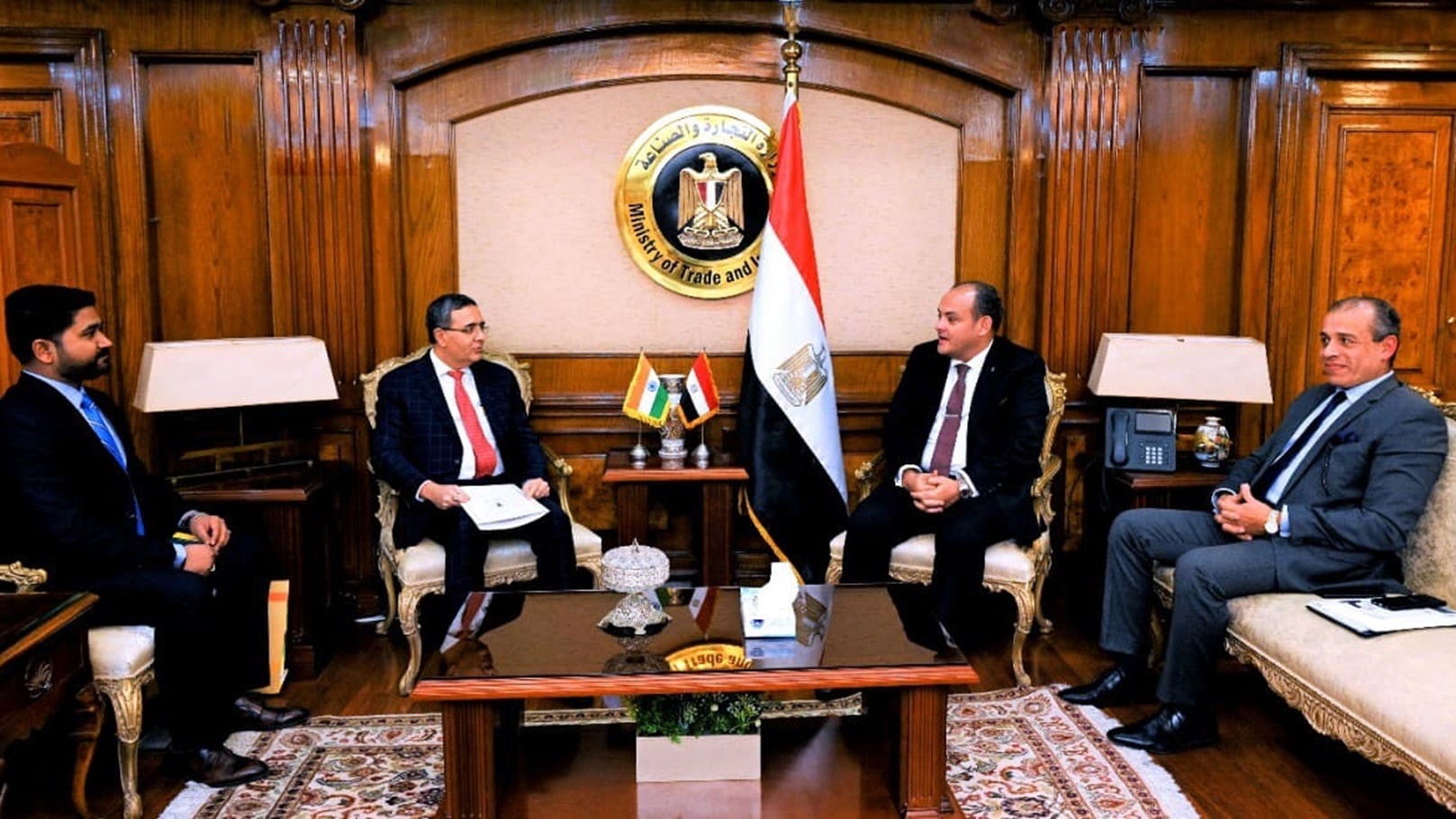 وزير الصناعة