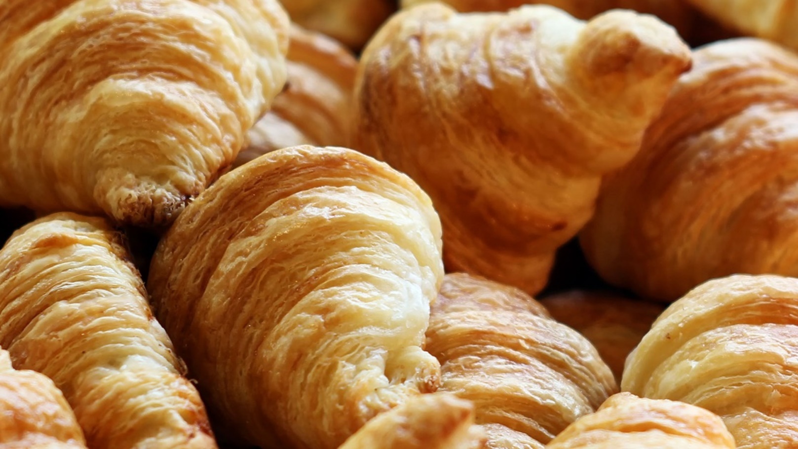 طريقة عمل الكرواسون السادة