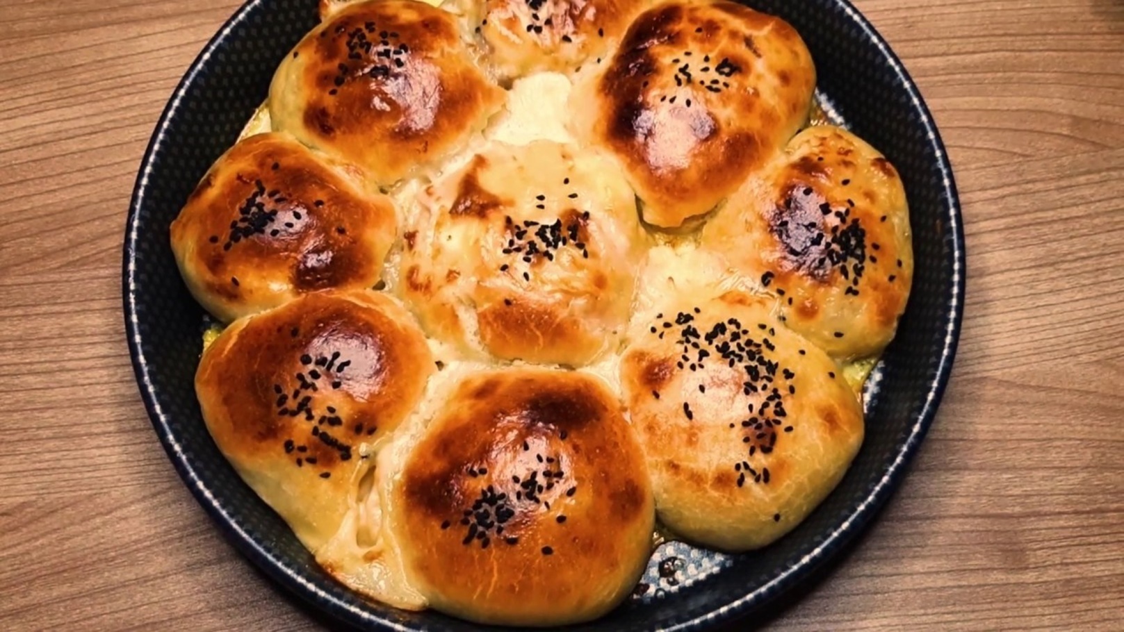 طريقة عمل خلية النحل بالجبن