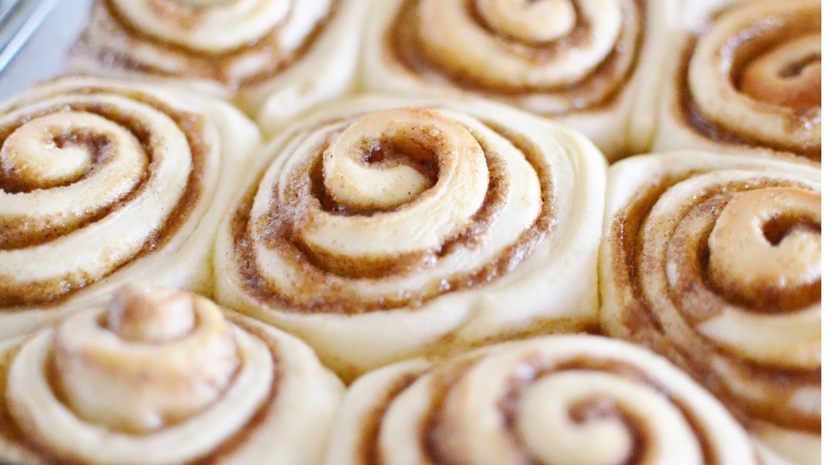 طريقة عمل سينابون الجبنة والزعتر