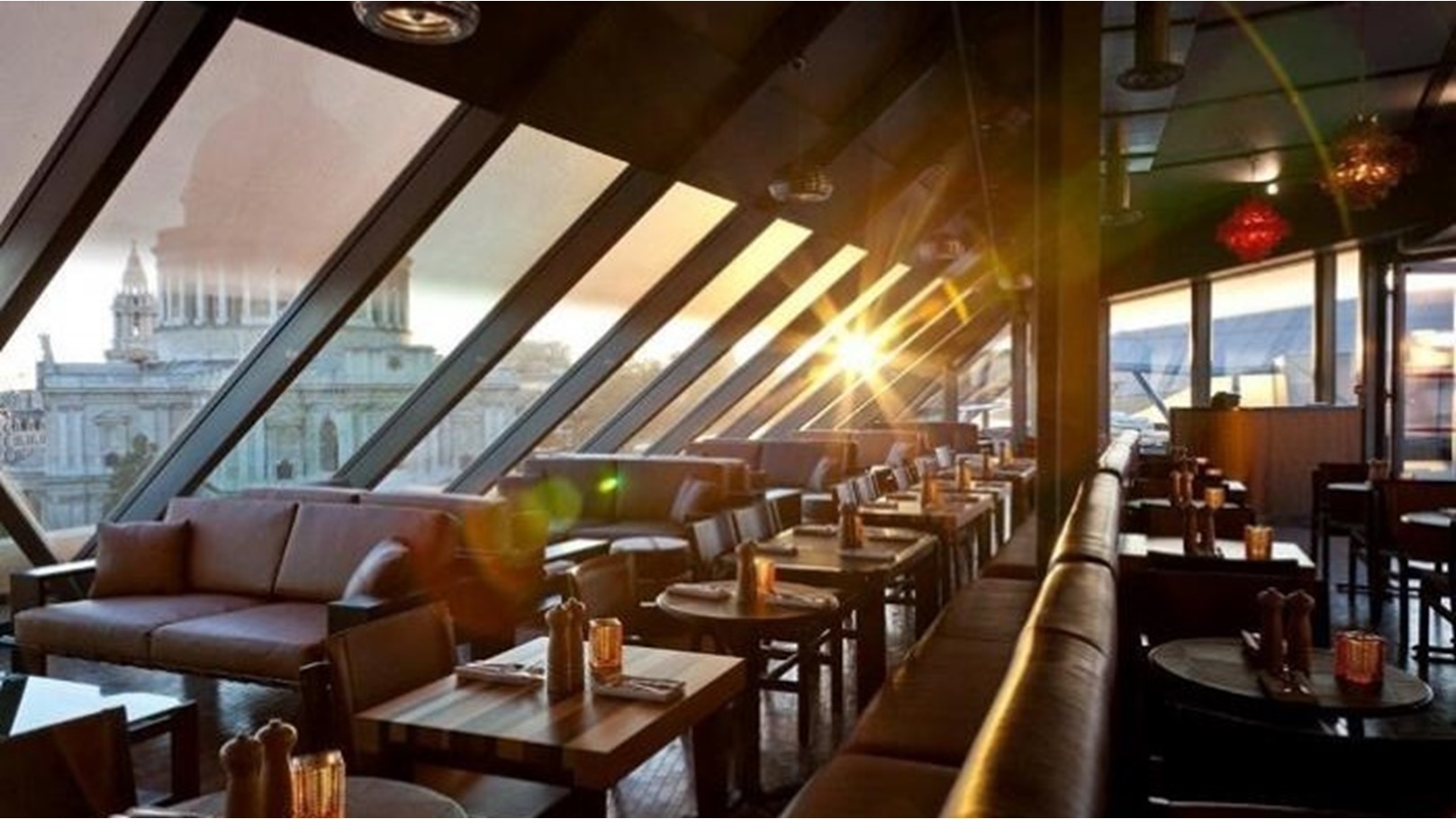 مطاعم فارغة في بريطانيا