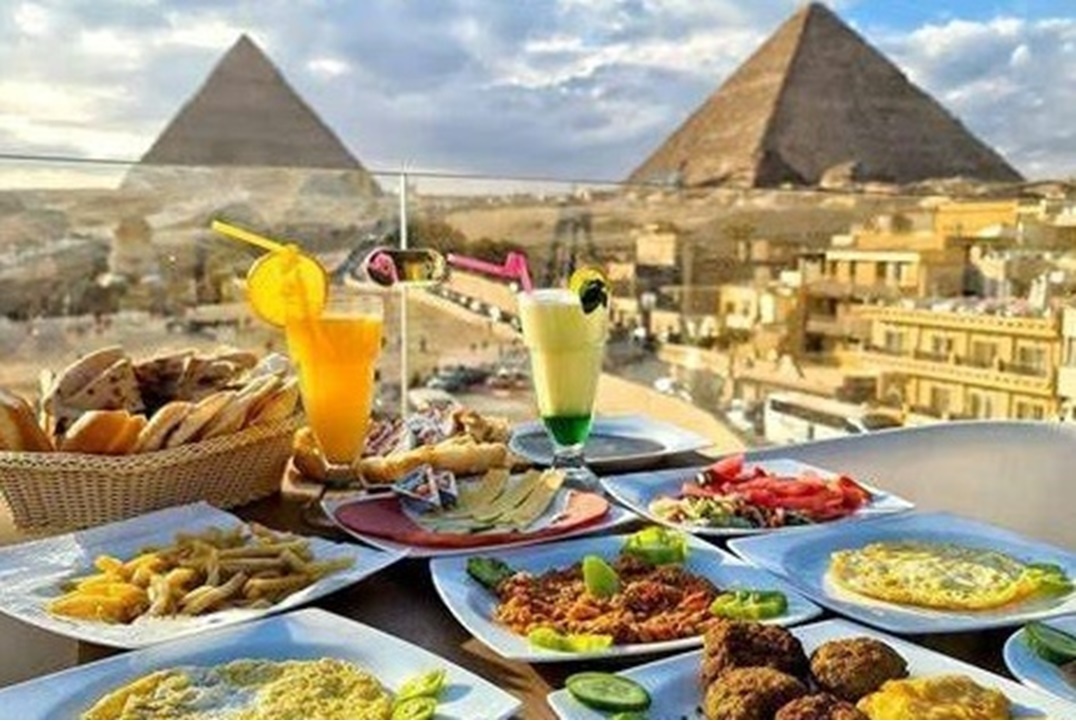 breakfast on pyramids
