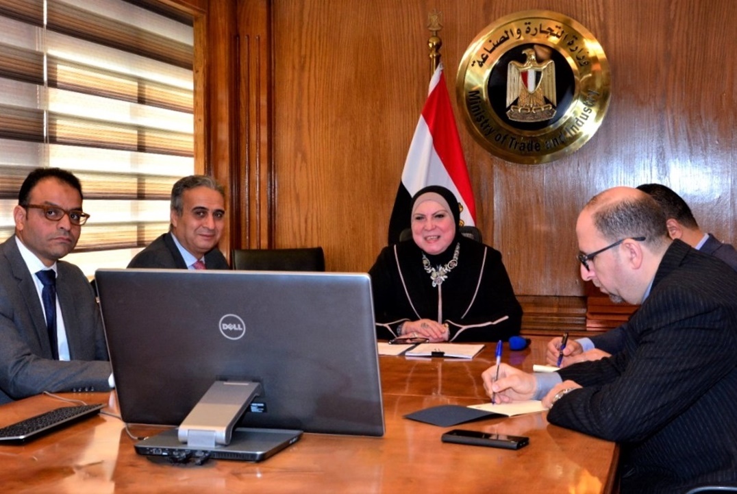 وزيرة التجارة والصناعة ونظيرها الكوري الجنوبي يبحثان سبل التعاون