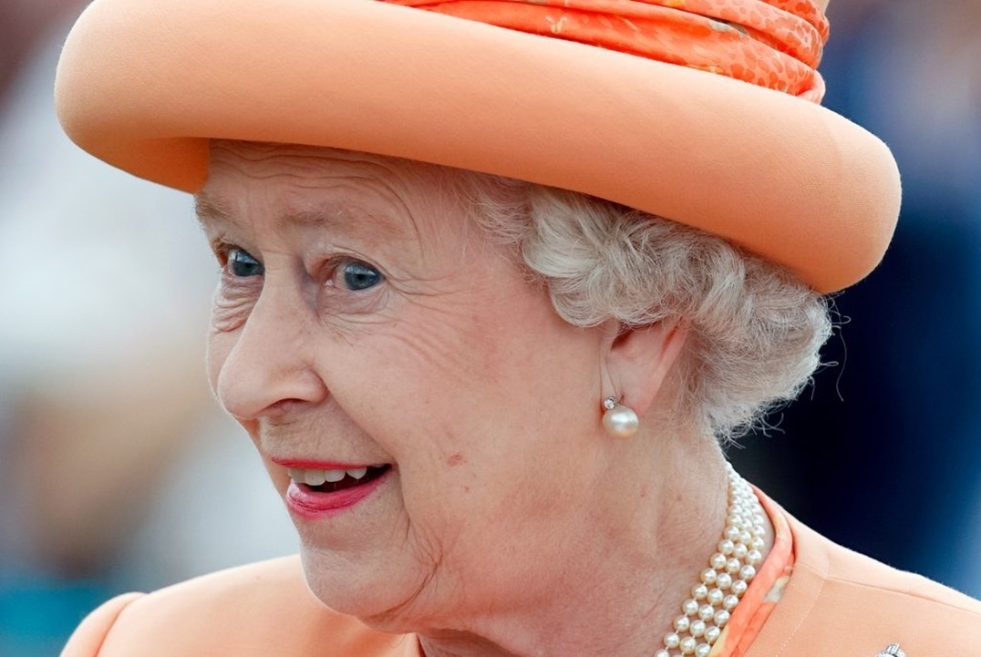 الملكة إليزابيث