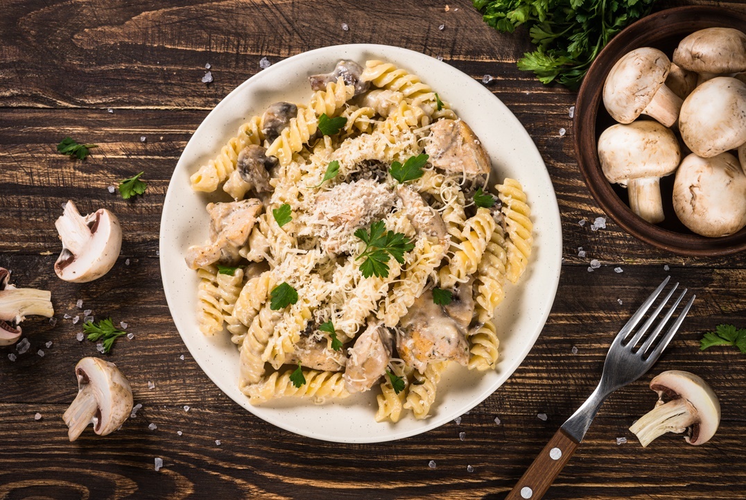 pasta-with-chicken-and-mushrooms-in-cream-sauce-2021-09-01-10-53-09-utc