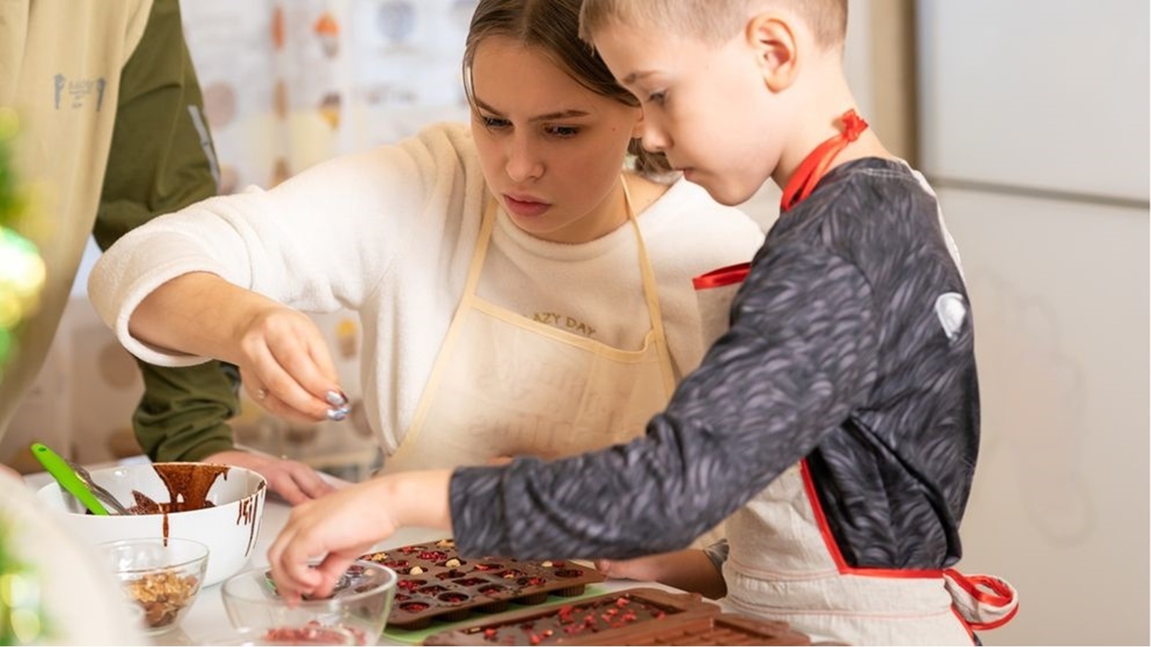 طريقة تزيين شوكولاتة رأس السنة