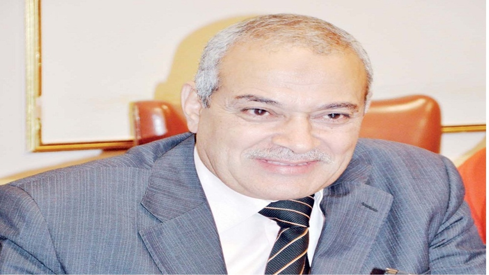 الدكتور عبدالعزيز السيد