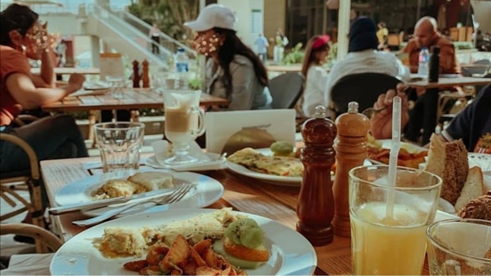 فطارك اومليت مبتكر من Eggspectation والغدا في مطعم الوزان عمره...