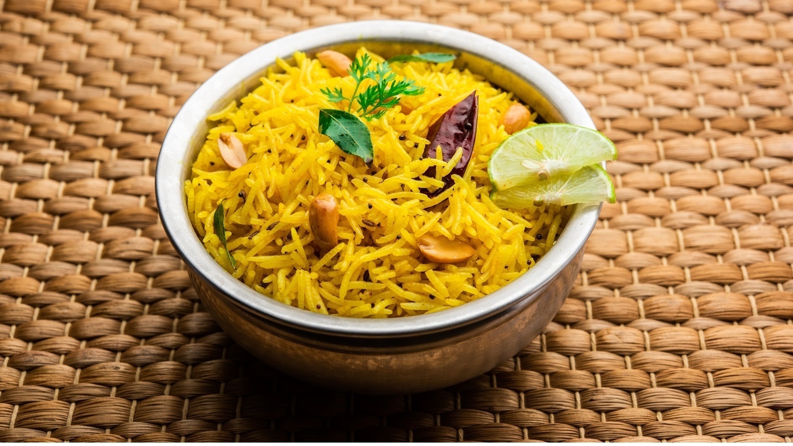 طريقة عمل الأرز بالحشوة