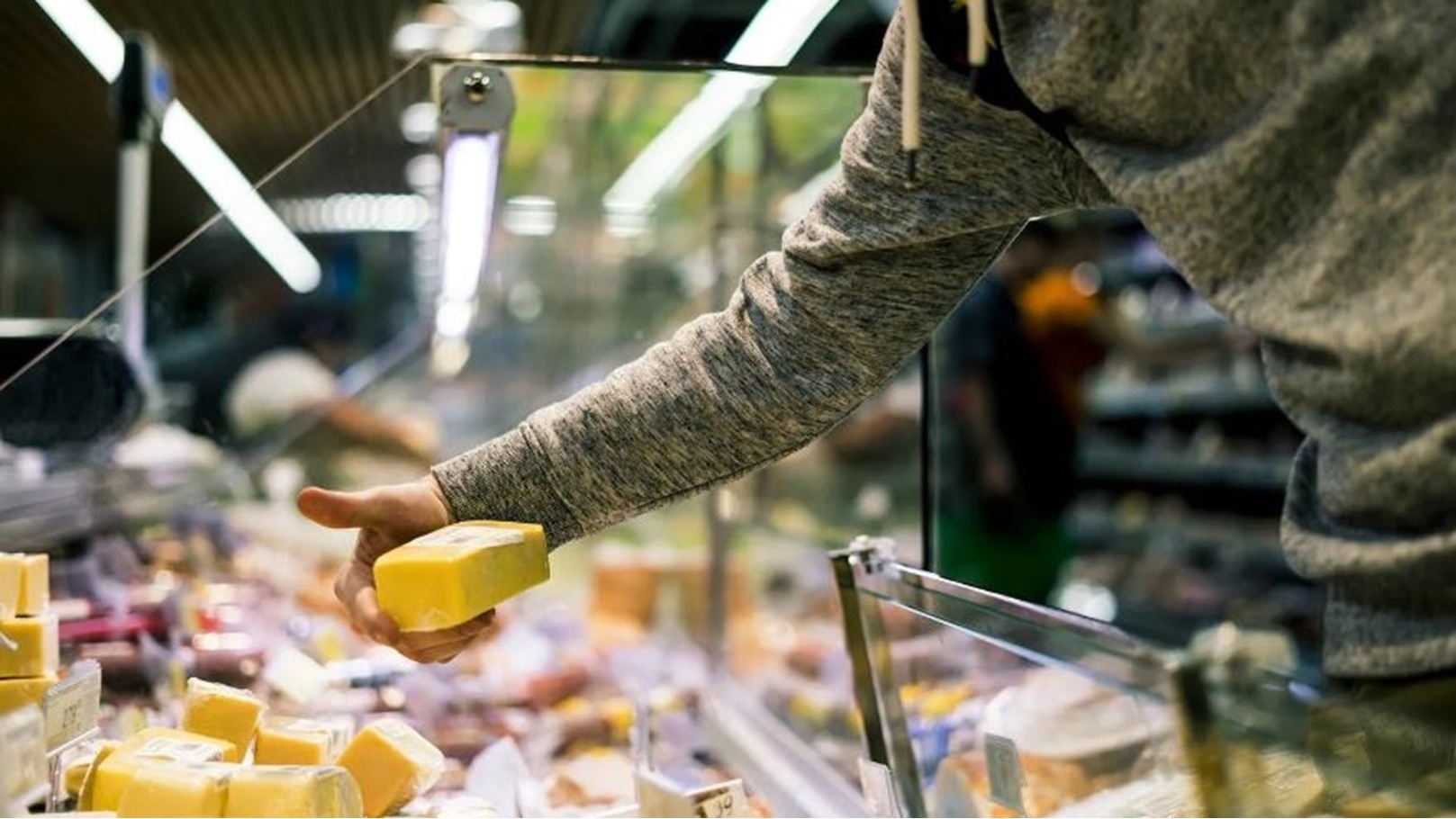 اشتري الجبن من السلاسل التجارية