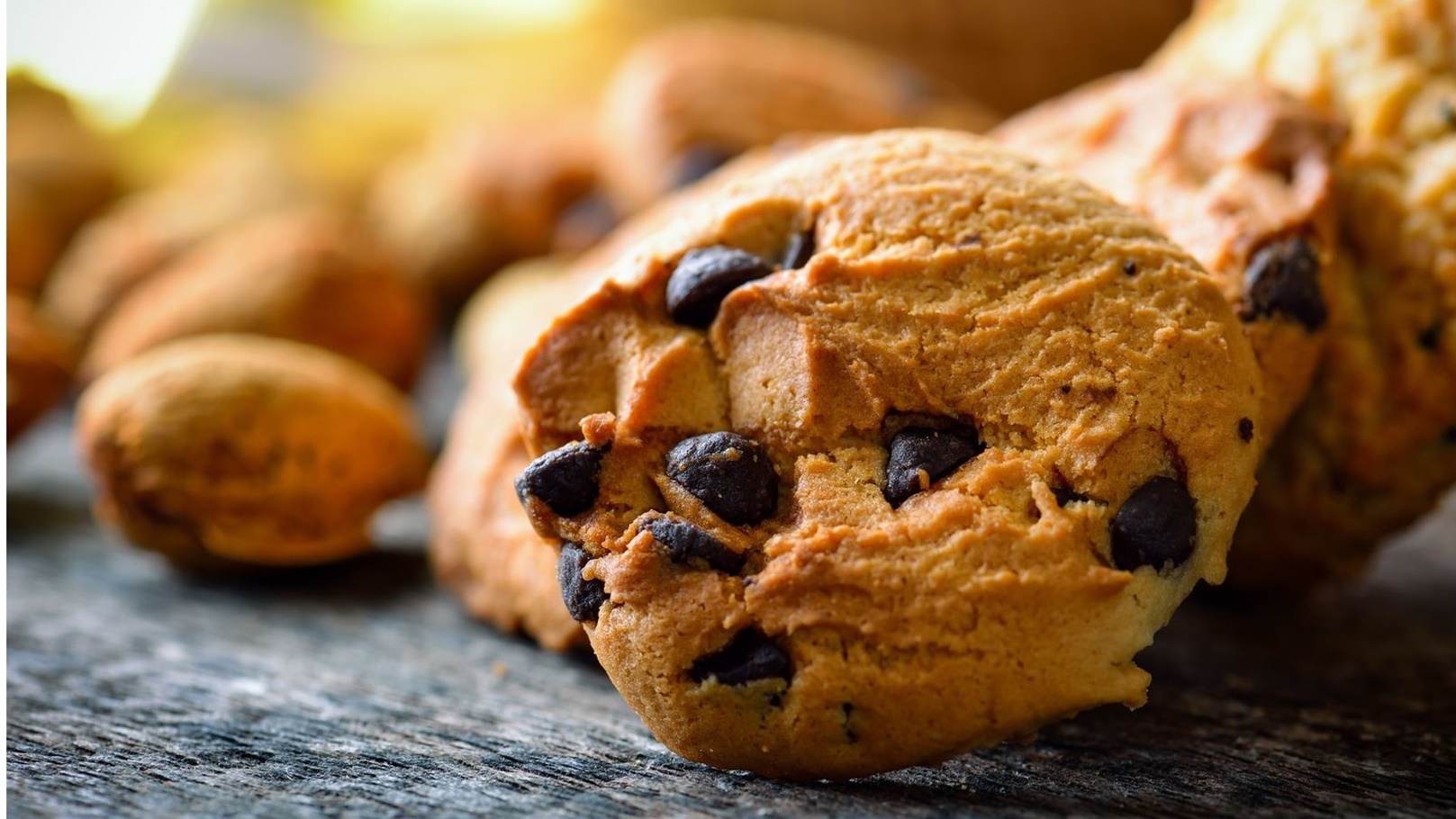 طريقة عمل الكوكيز بالشوكولاتة