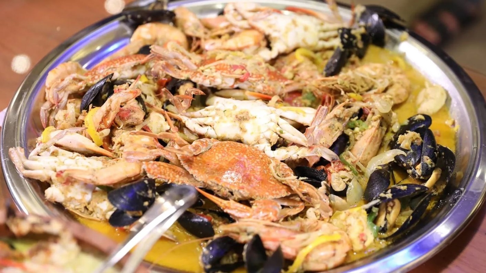 طبق مأكولات بحرية