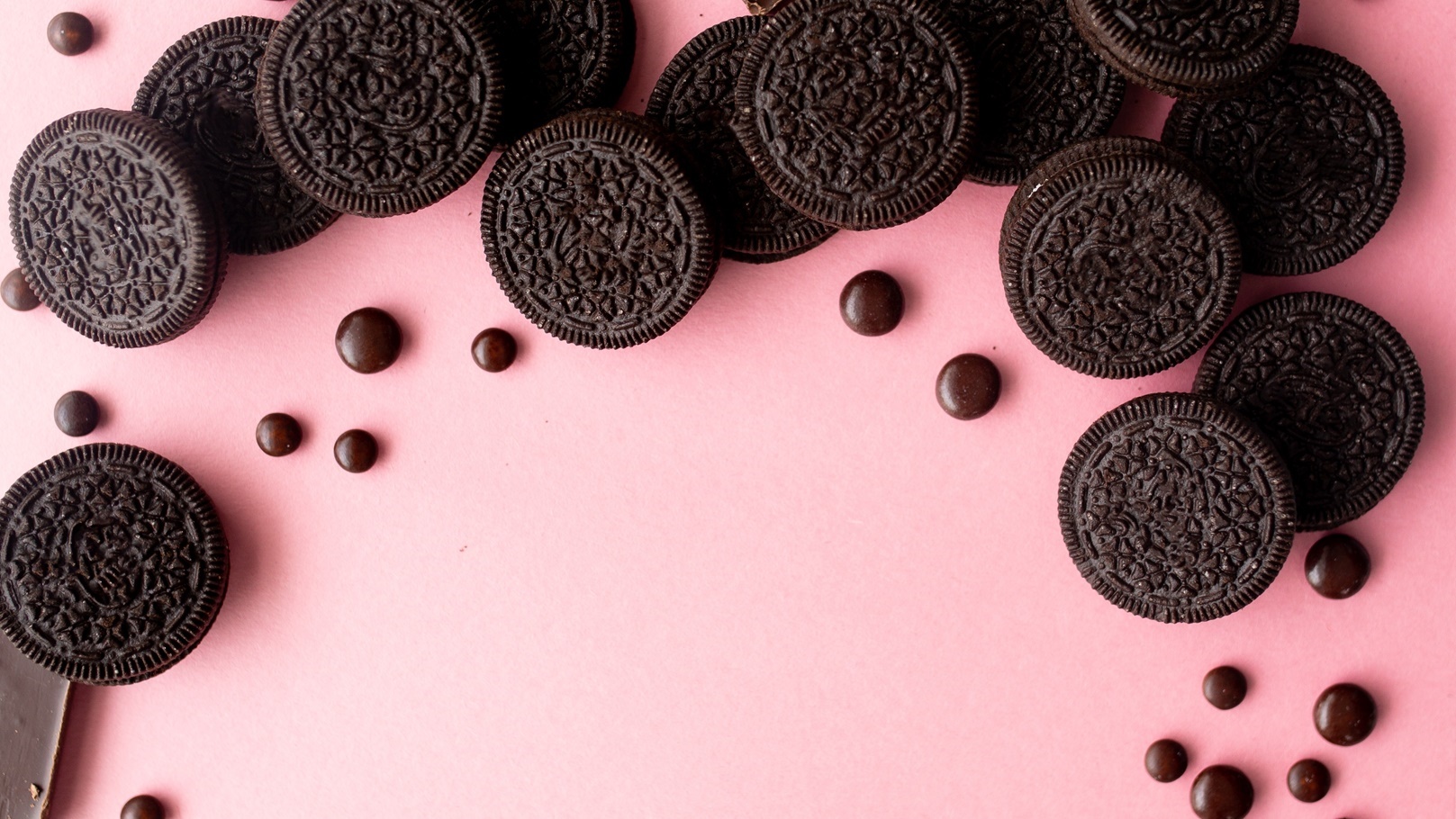 flat-lay-of-chocolate-cream-cookies-2021-09-04-06-42-46-utc