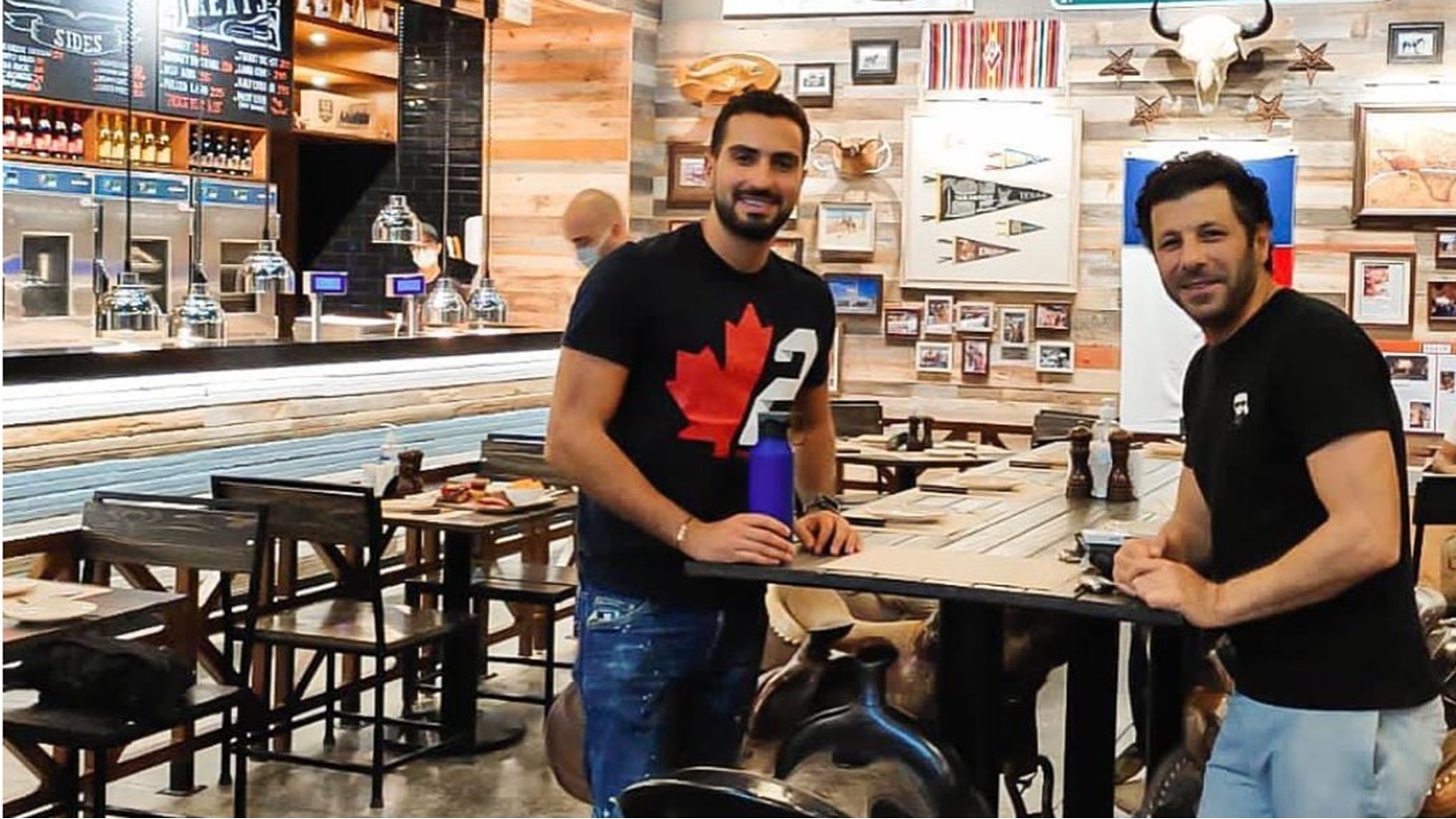 اياد نصار في مطعم لونجهورن