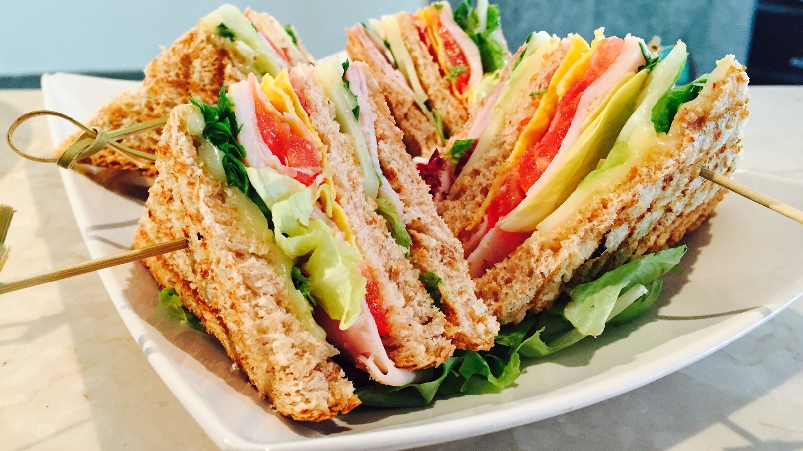 ساندوتش اللانش بوكس للمدرسة