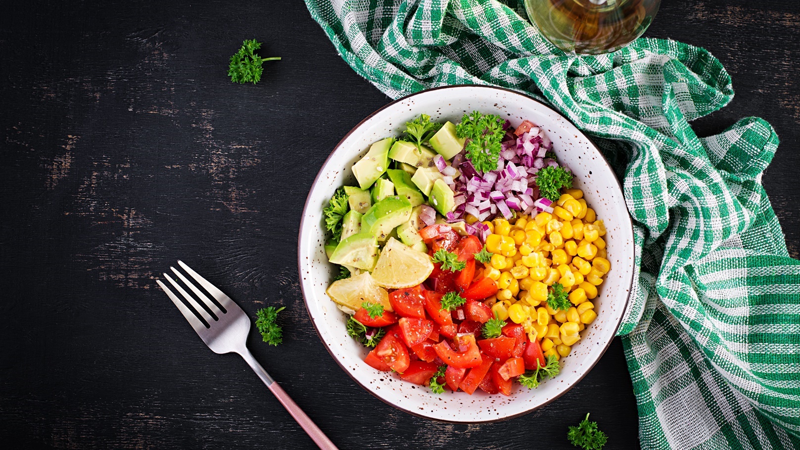 طريقة عمل سلطه الأفوكادو