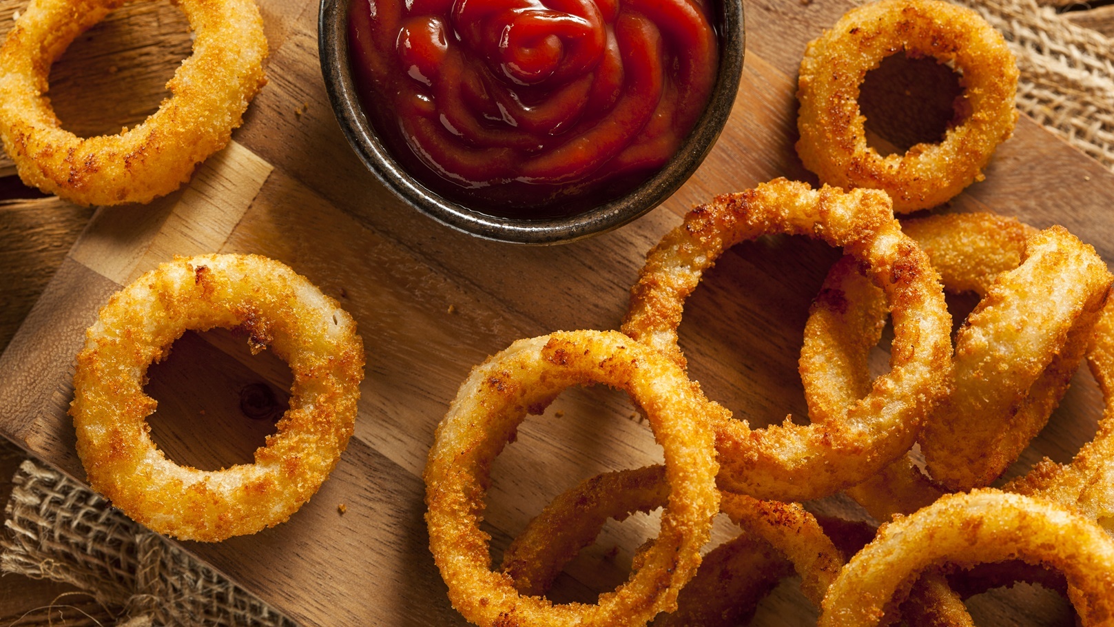 تقدم مع صوص الكاتشب