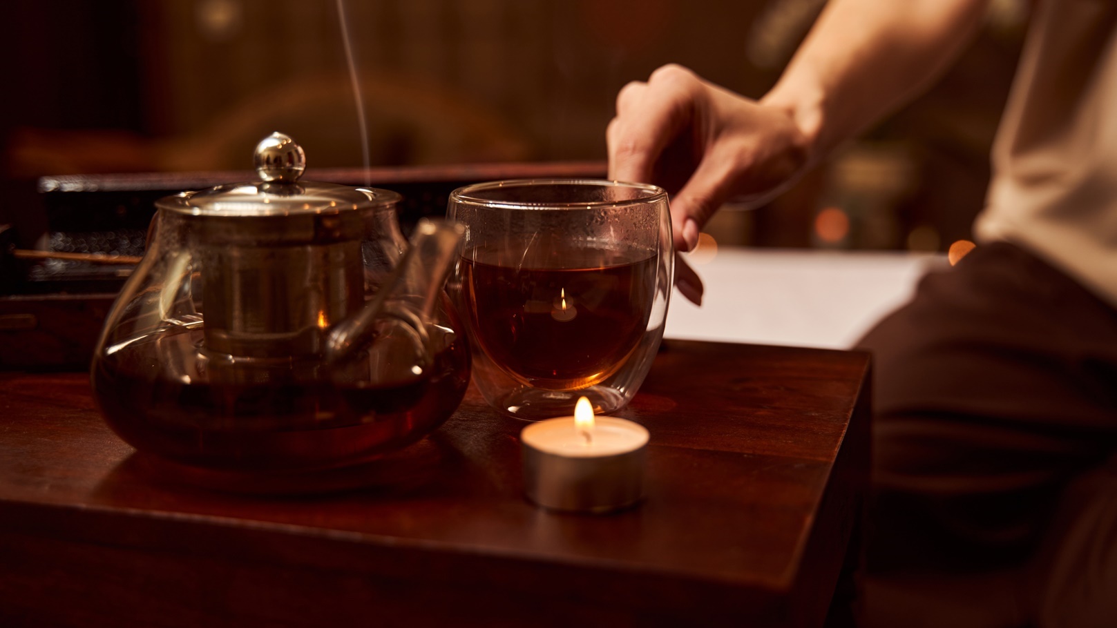 teapot-and-a-cup-of-tea-on-the-table-2021-09-03-16-44-57-utc