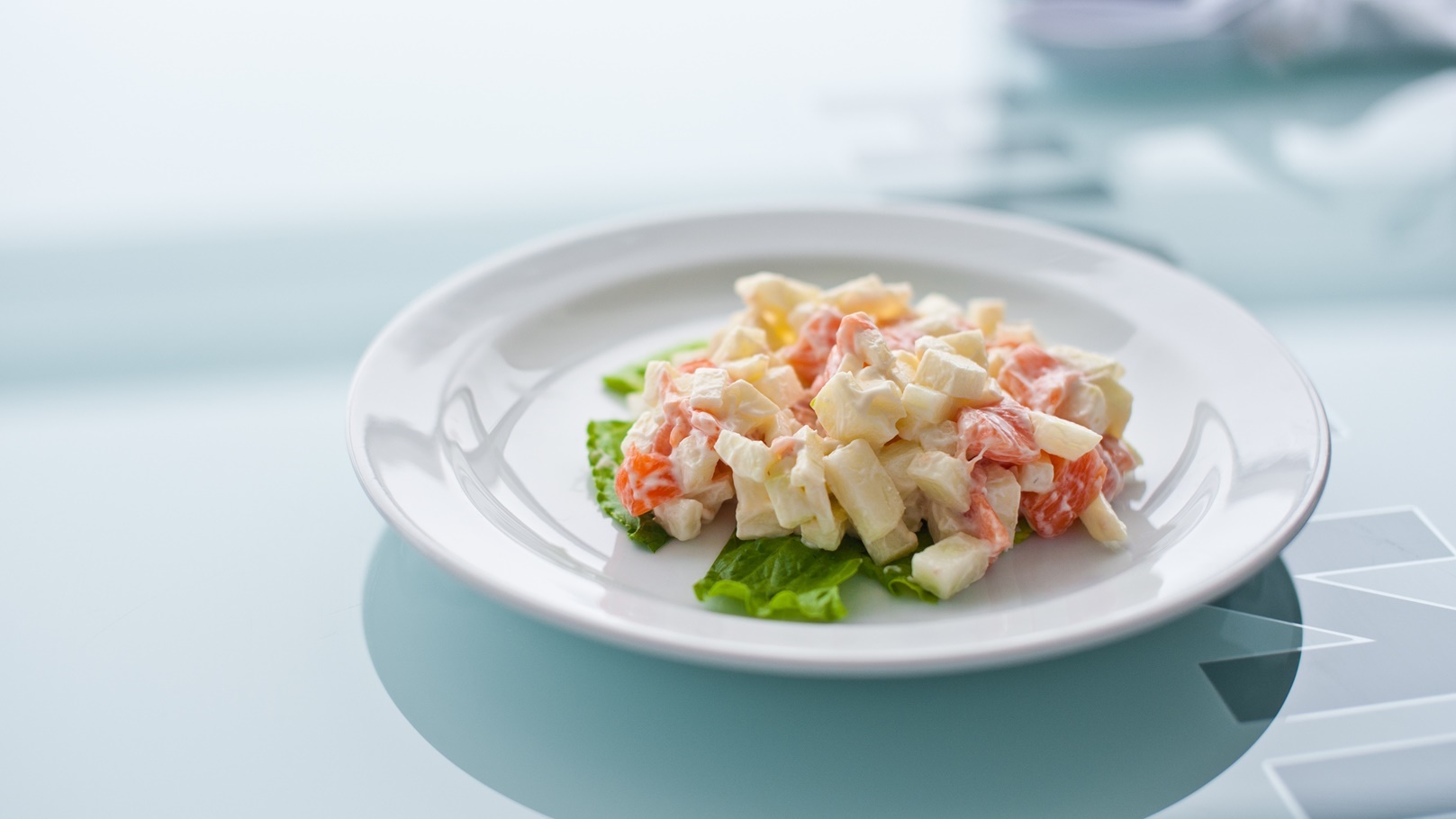 سلطة الخضار بصوص المايونيز والثوم