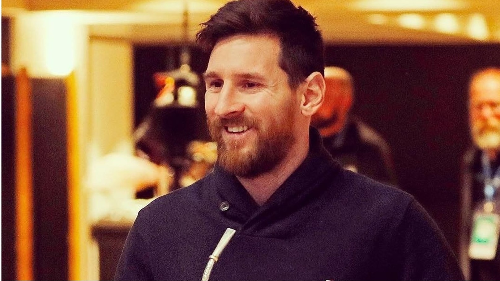 ميسي يشرب المتة