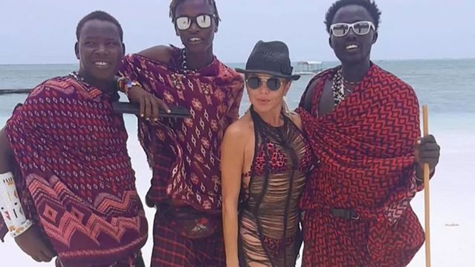 رحلة رزان مغربي لزنزبار