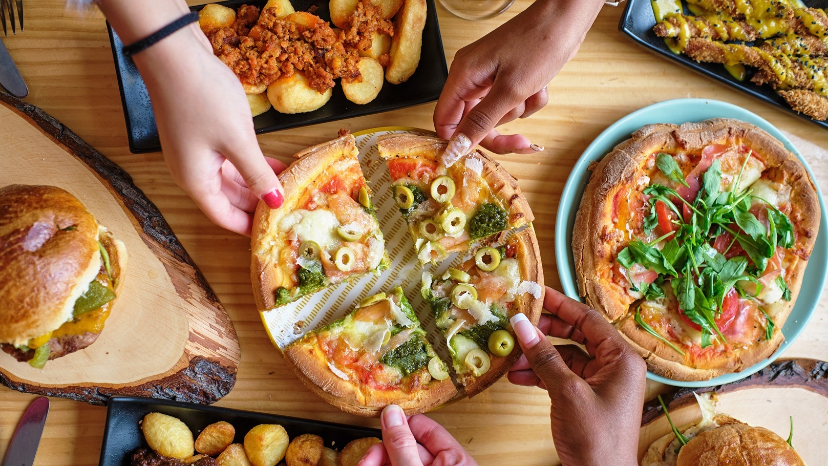 أكلات اسمها على شخصيات تاريخية حول العالم