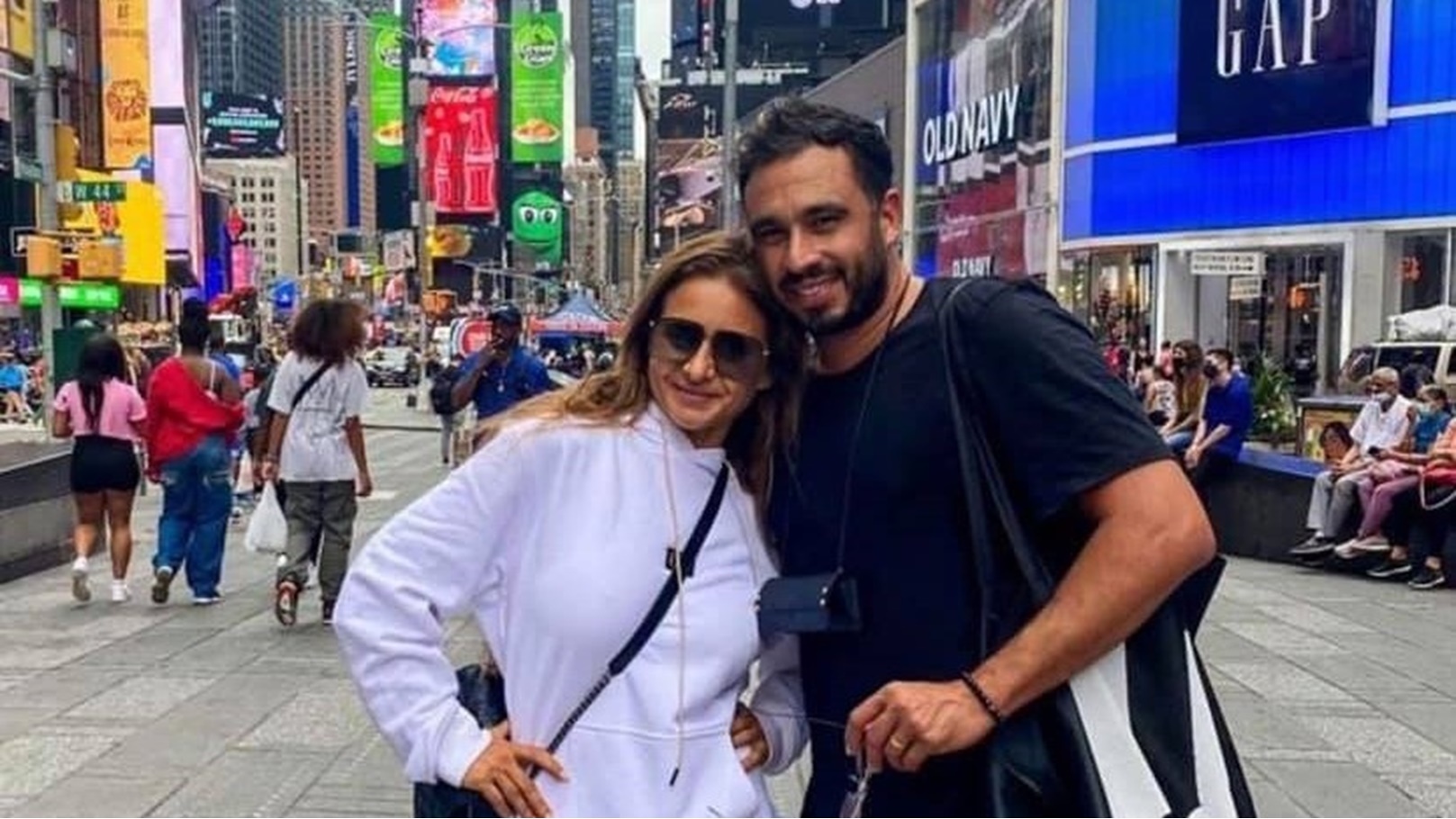 هشام عاشور ونيللي