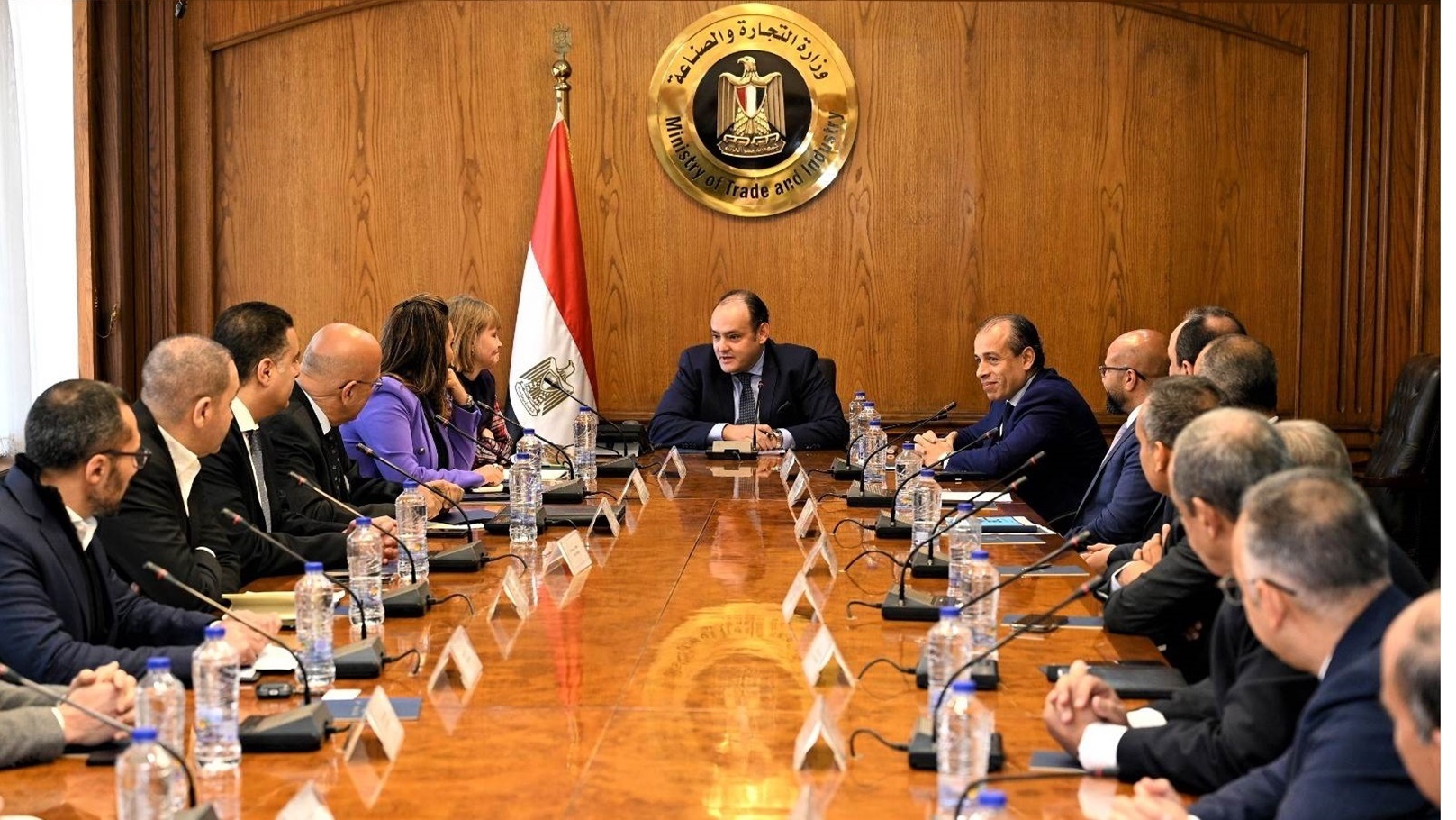 اجتماع وزير التجارة والصناعة