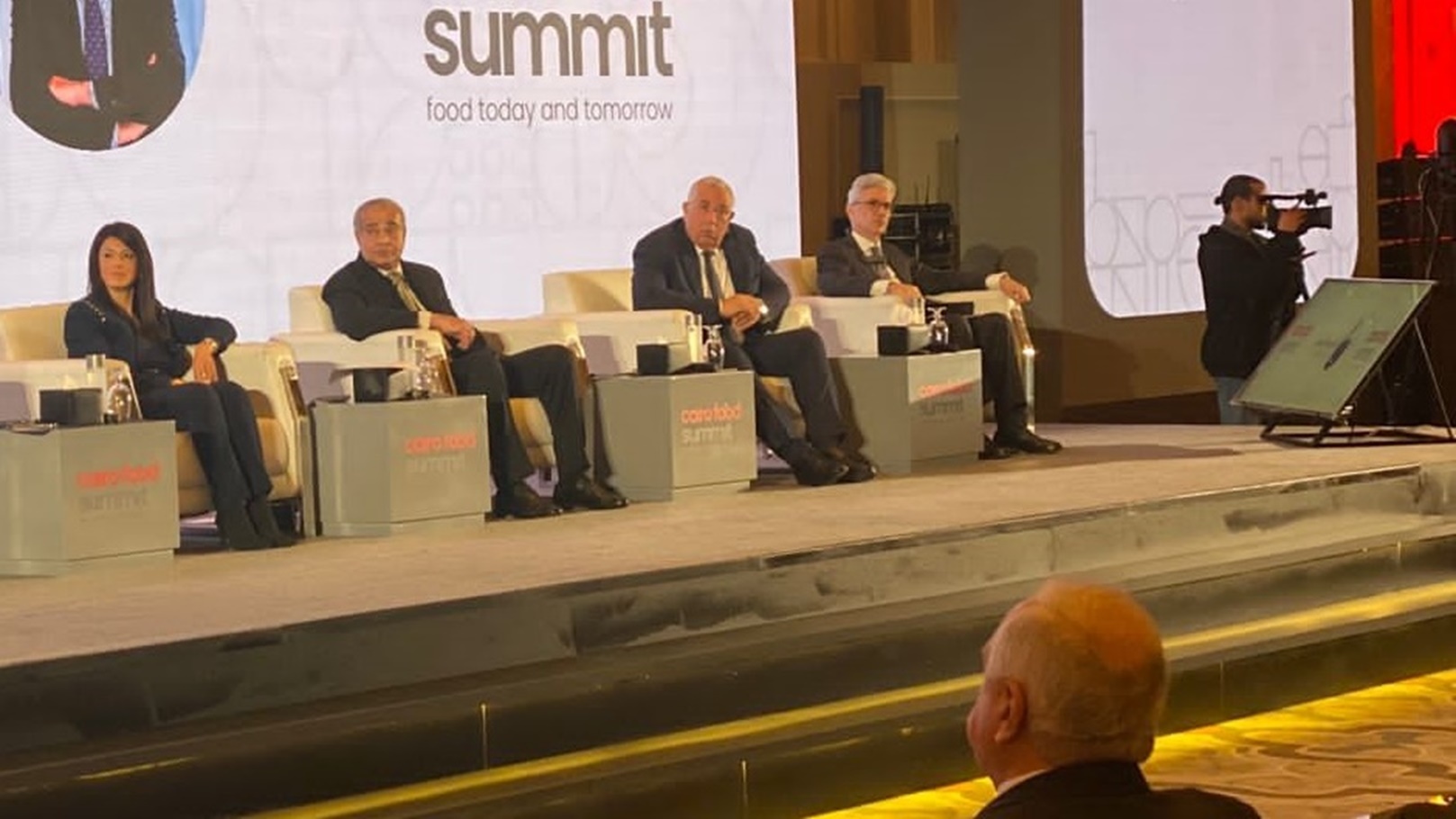 e16d425e-412d-40f5-bea8-7a4aaae08732