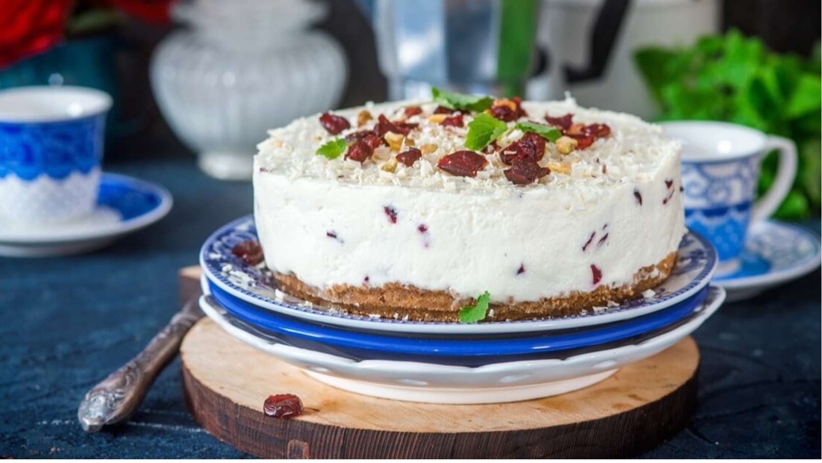 طريقة عمل كيكة الفواكه المجففة