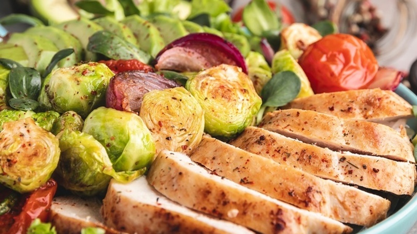 طريقة عمل دجاج بالزبدة والخضار