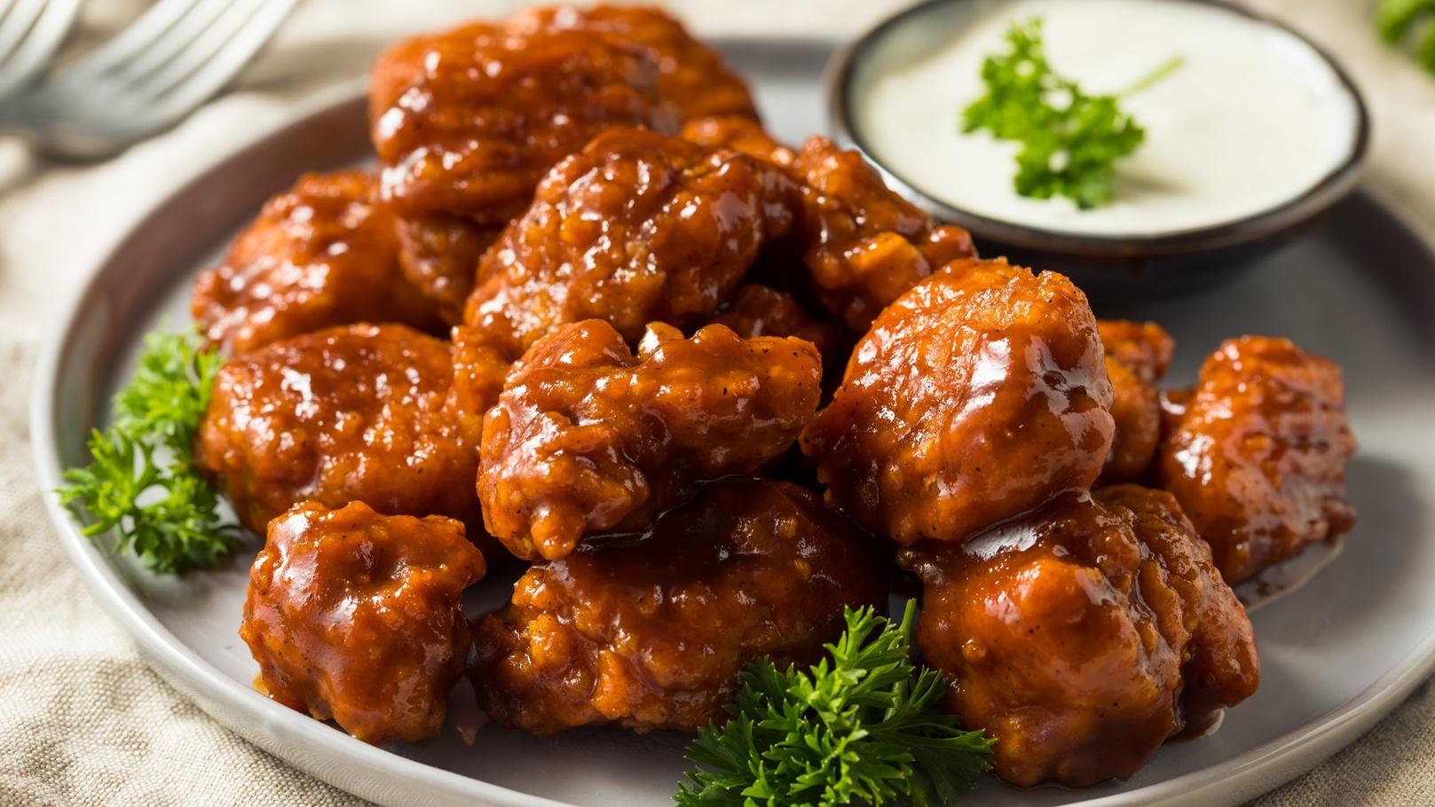 barbecue-boneless-chicken-wings-2021-08-26-16-20-56-utc