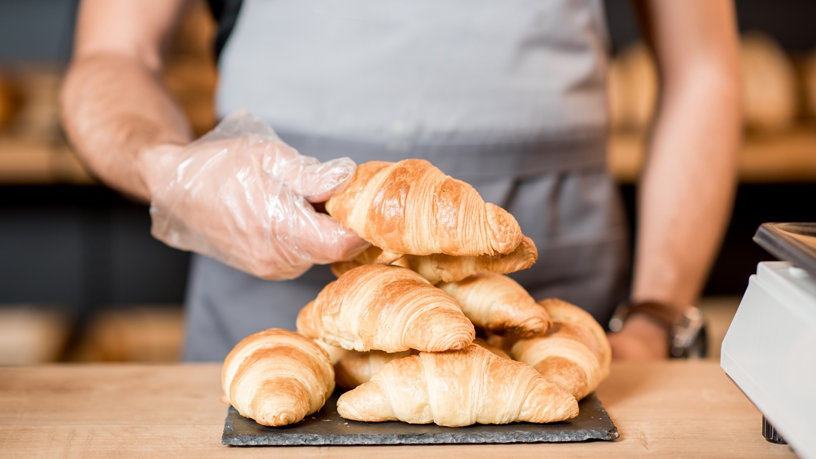 طريقة عمل الكرواسون للشيف سالي فؤاد